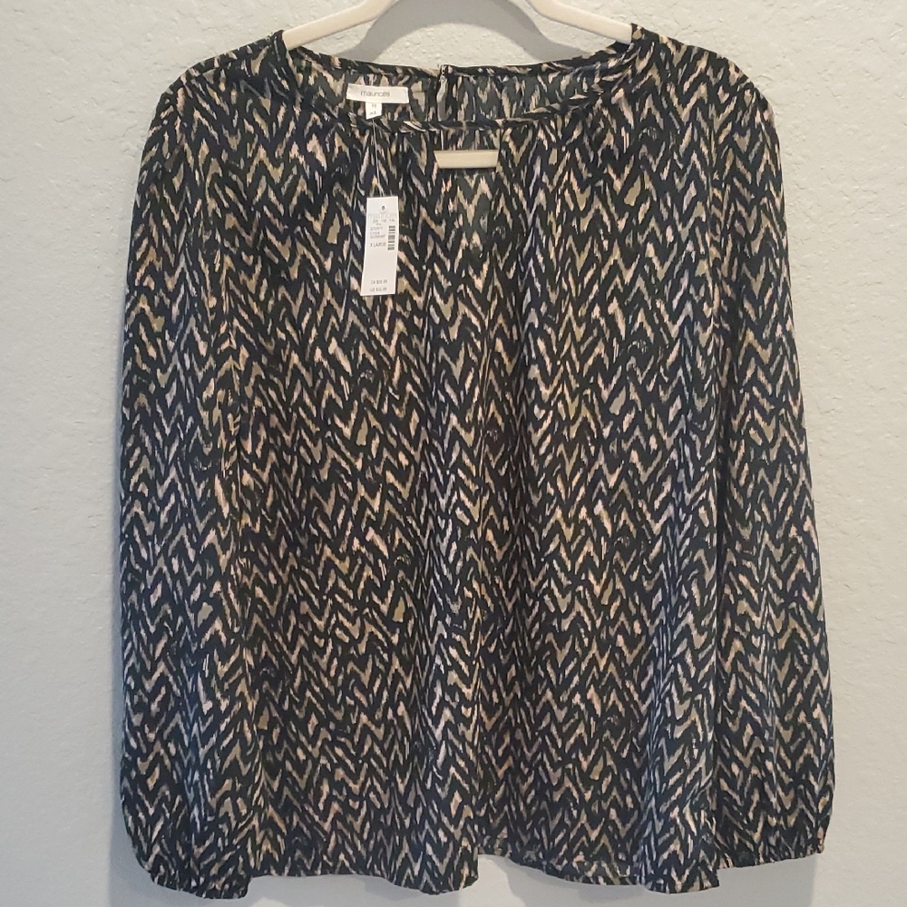 Maurices Long Sleeved Black and Cream Patterned Blouse